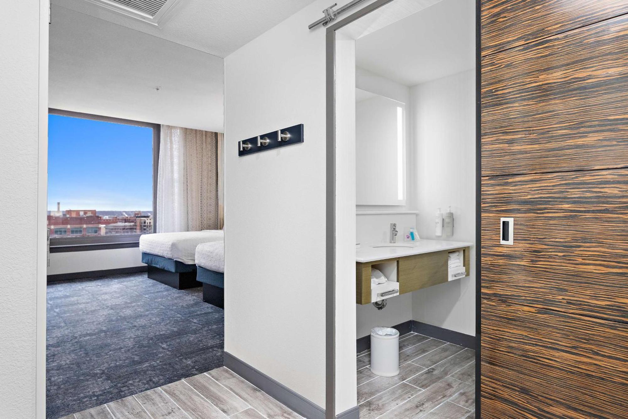 Hampton Inn Kansas City - Downtown Financial District Exterior photo