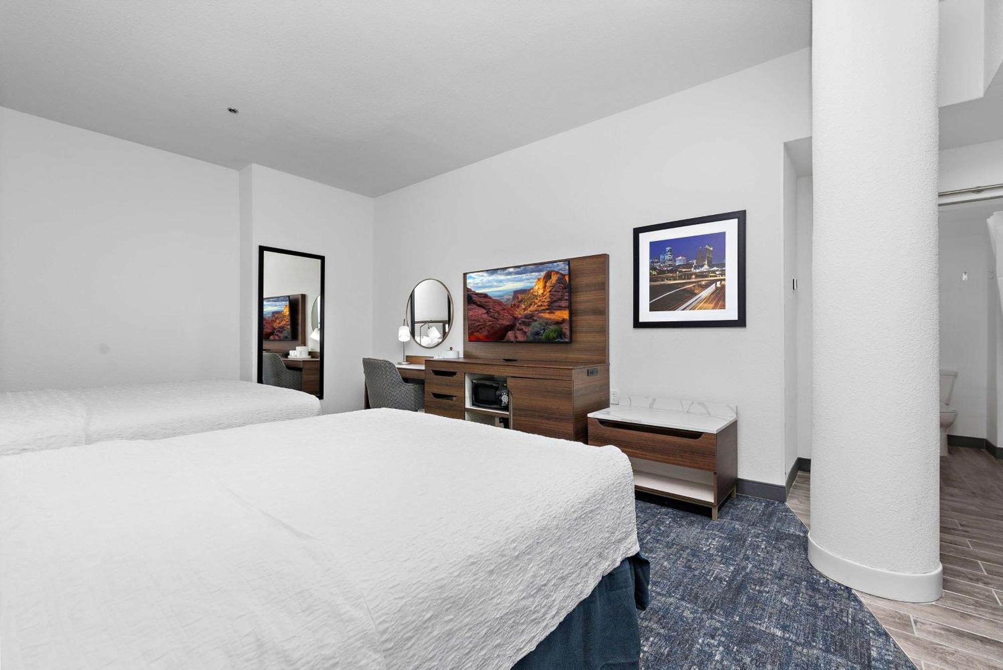 Hampton Inn Kansas City - Downtown Financial District Exterior photo
