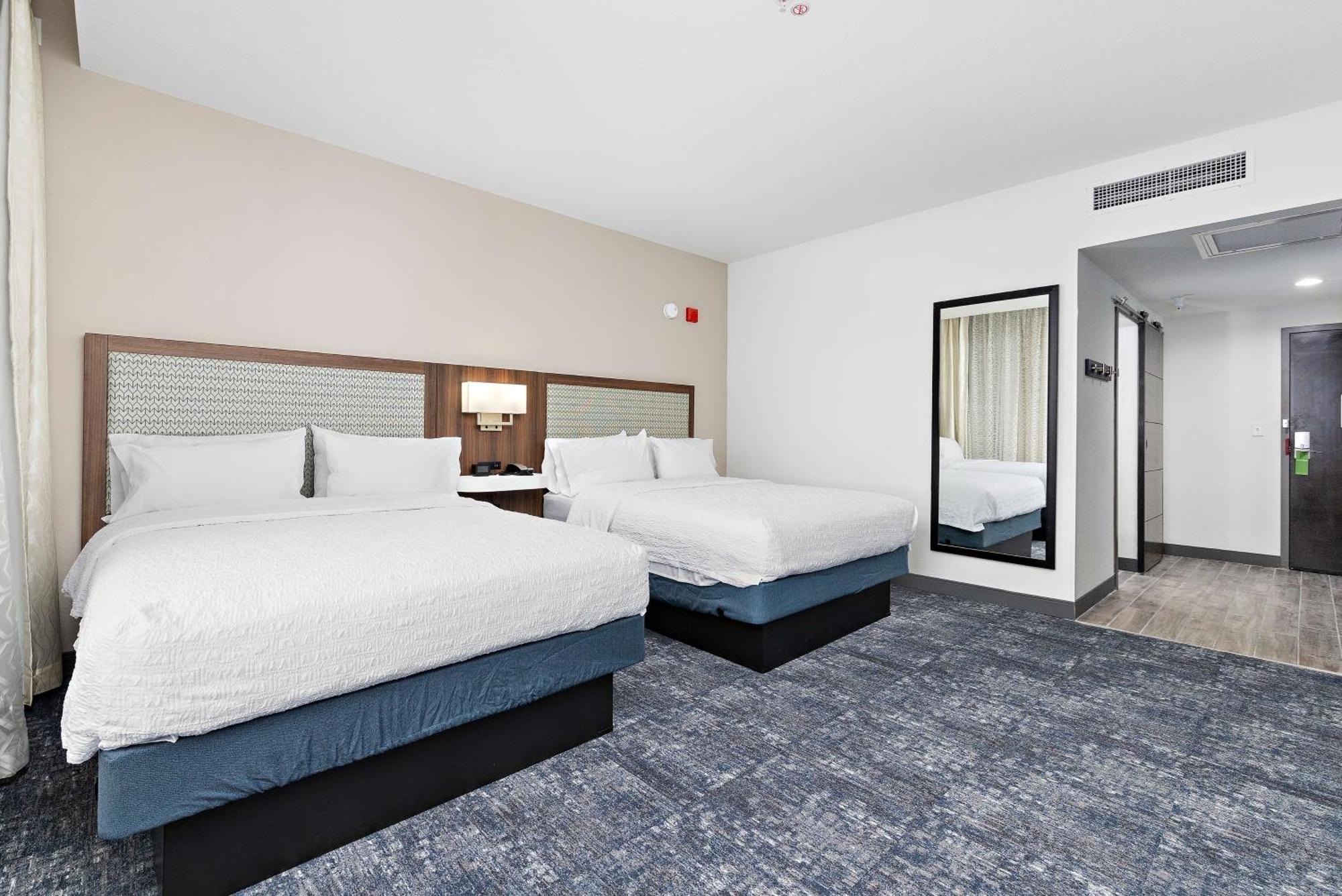 Hampton Inn Kansas City - Downtown Financial District Exterior photo