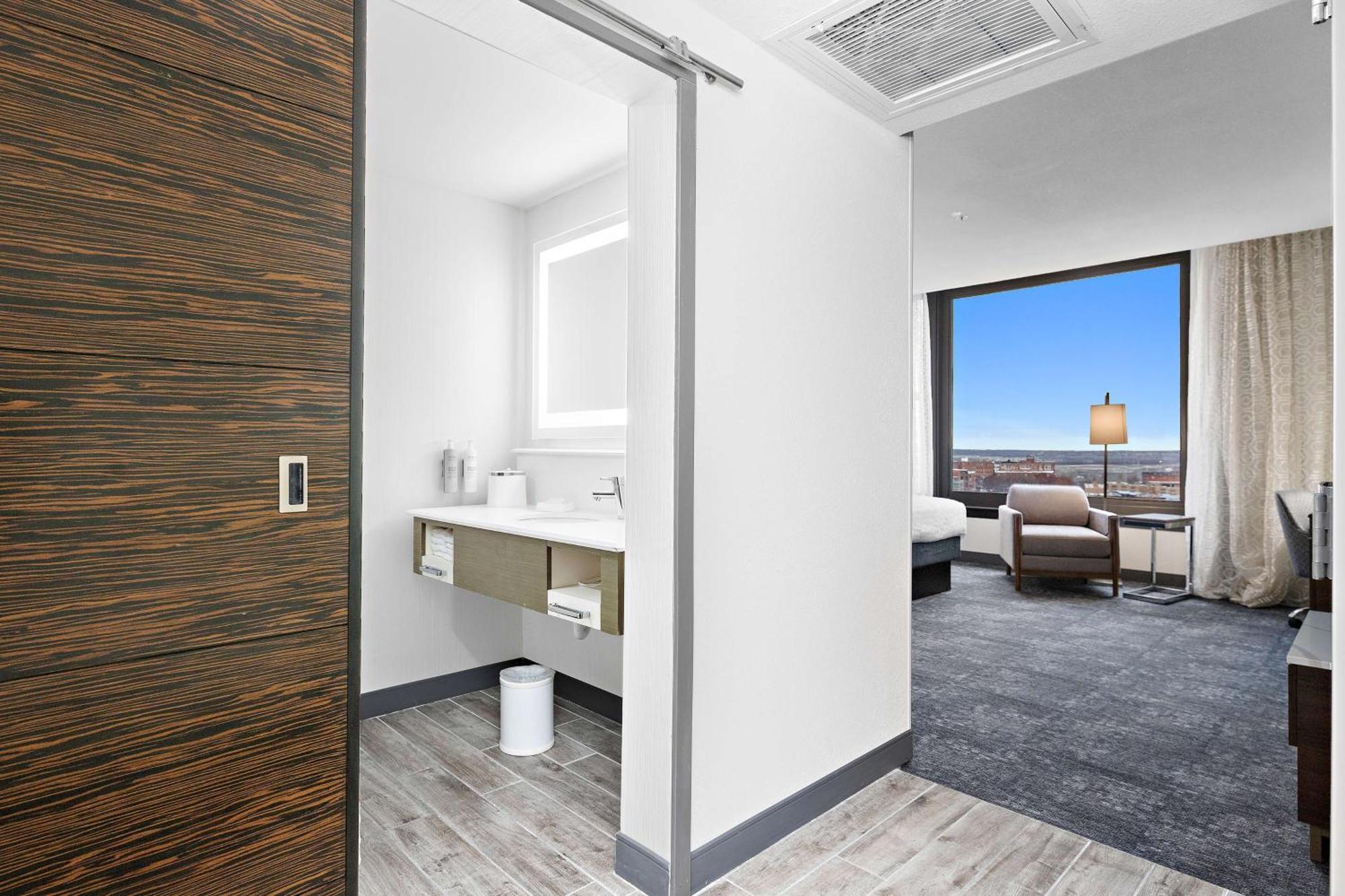 Hampton Inn Kansas City - Downtown Financial District Exterior photo