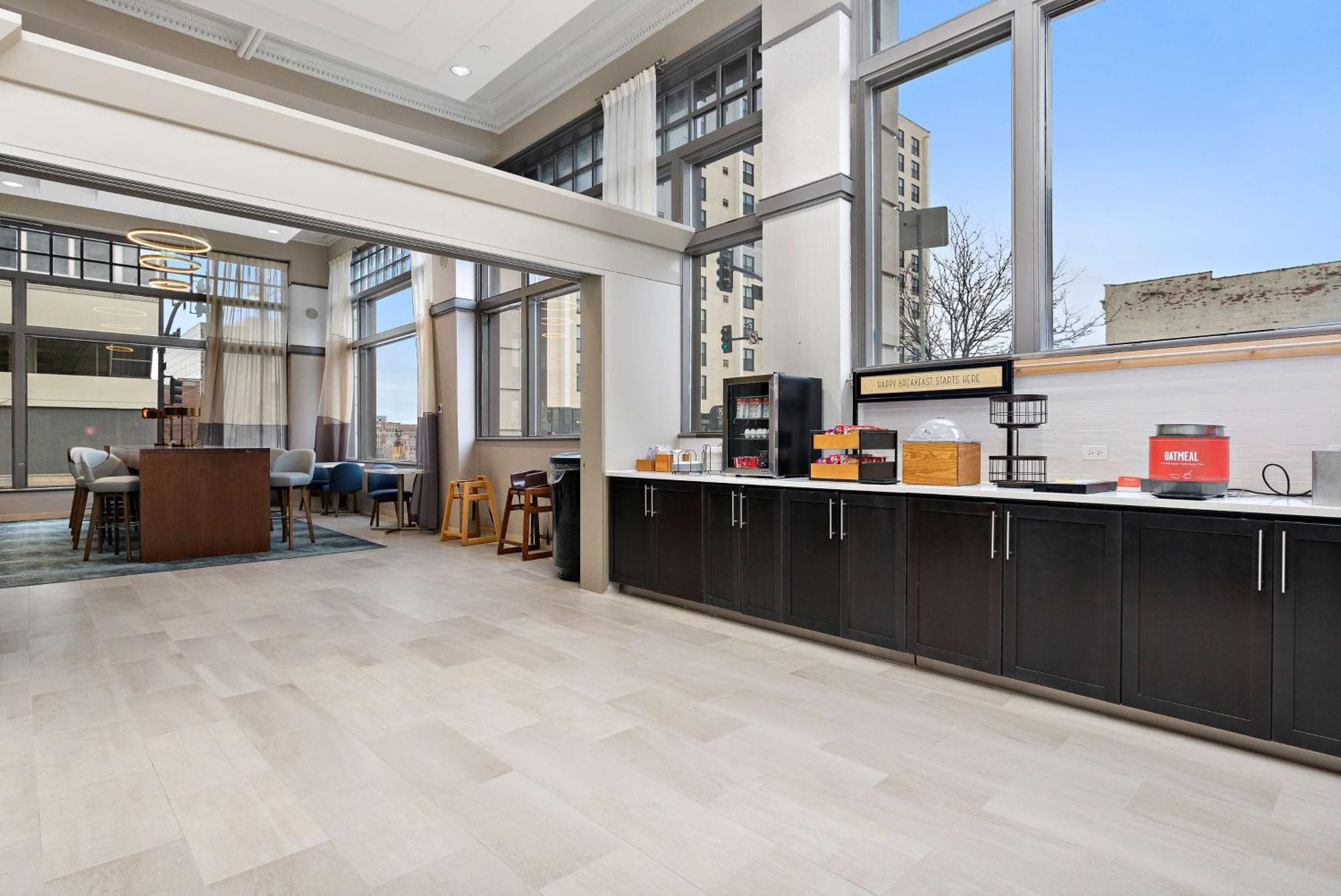 Hampton Inn Kansas City - Downtown Financial District Exterior photo