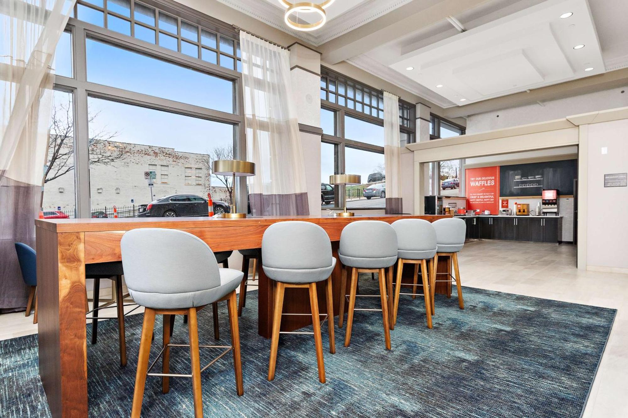 Hampton Inn Kansas City - Downtown Financial District Exterior photo