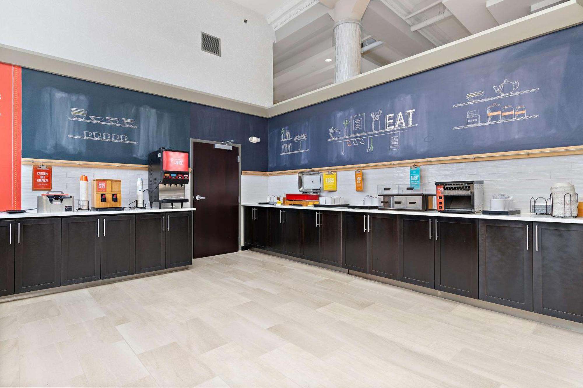 Hampton Inn Kansas City - Downtown Financial District Exterior photo