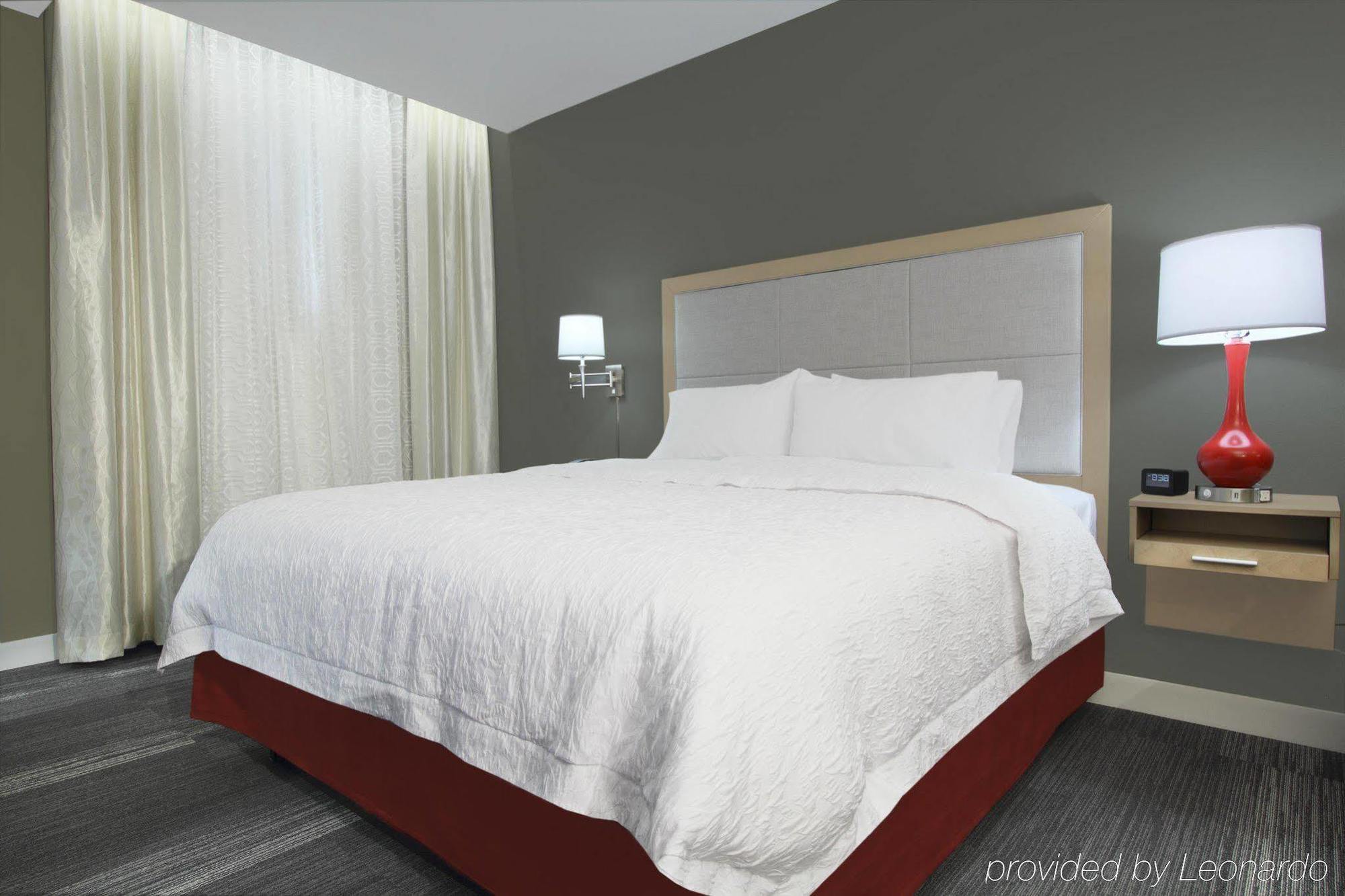 Hampton Inn Kansas City - Downtown Financial District Exterior photo